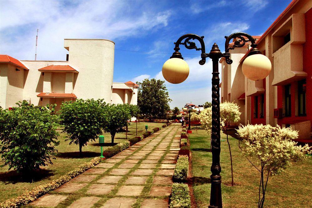 Hotel Naturoville Ayurvedic And Yoga Retreat Rishīkesh Exterior foto